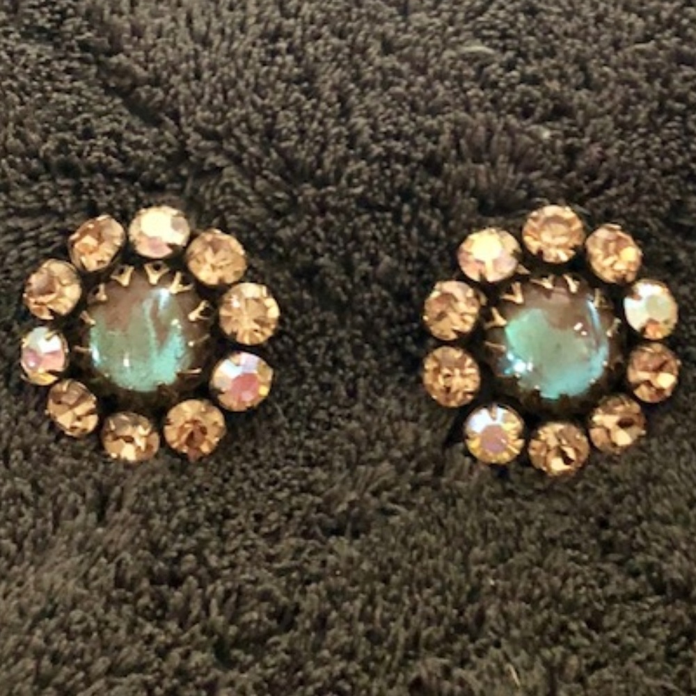 Goldtone AB Champagne & Saphirete Clip Earrings